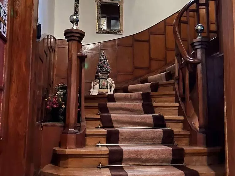 Hotelli Adalar Konak