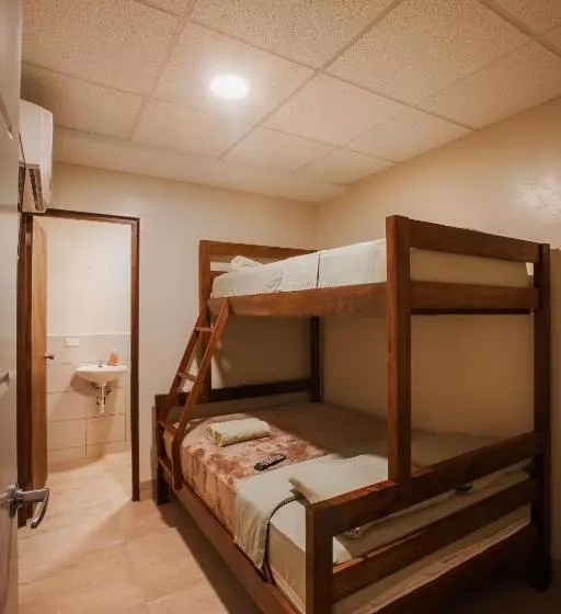 هتل Airport Inn Managua