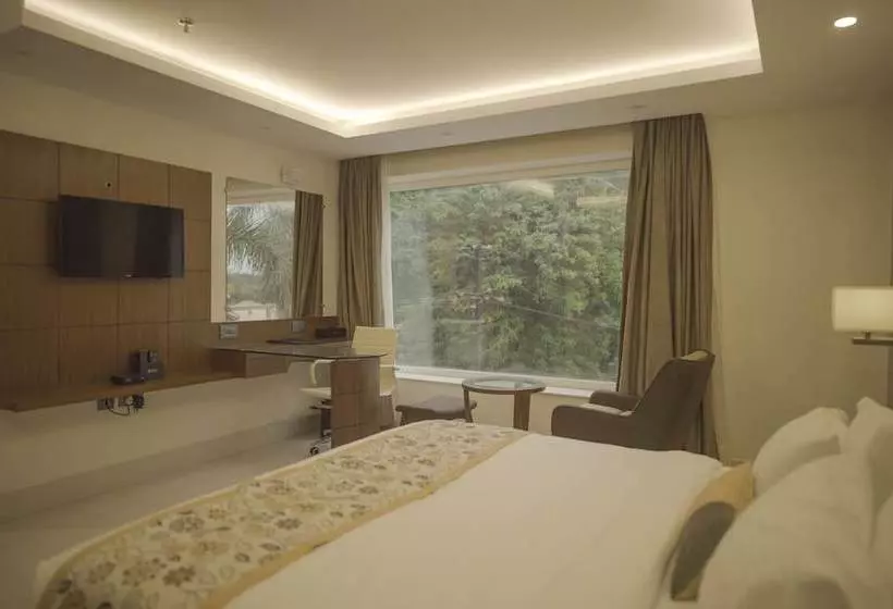 ホテル Deepti Courtyard
