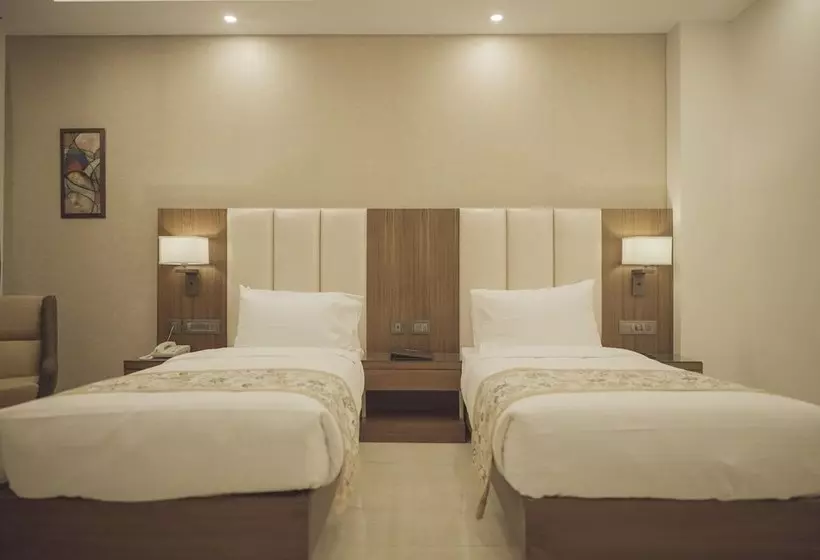 ホテル Deepti Courtyard