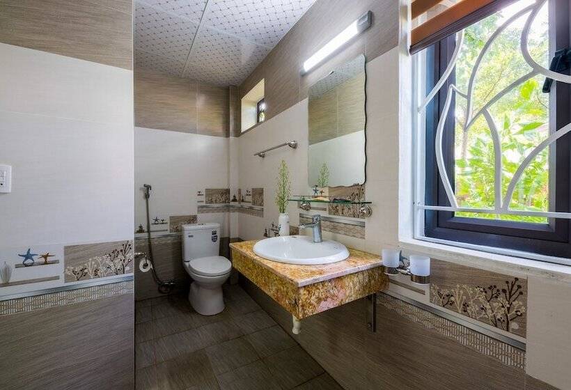 هتل The Little Village