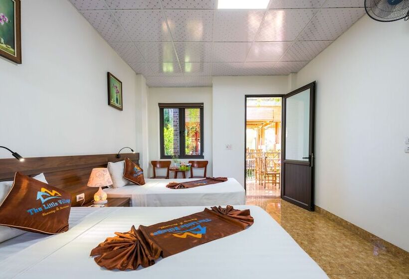 هتل The Little Village