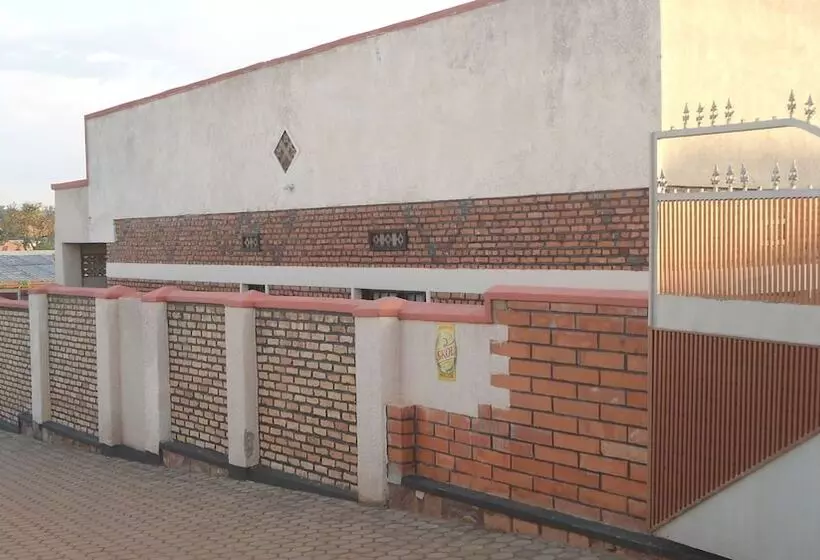 پانسیون Airport Luxury Motel