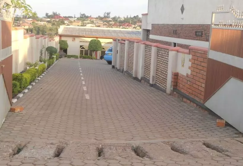 پانسیون Airport Luxury Motel