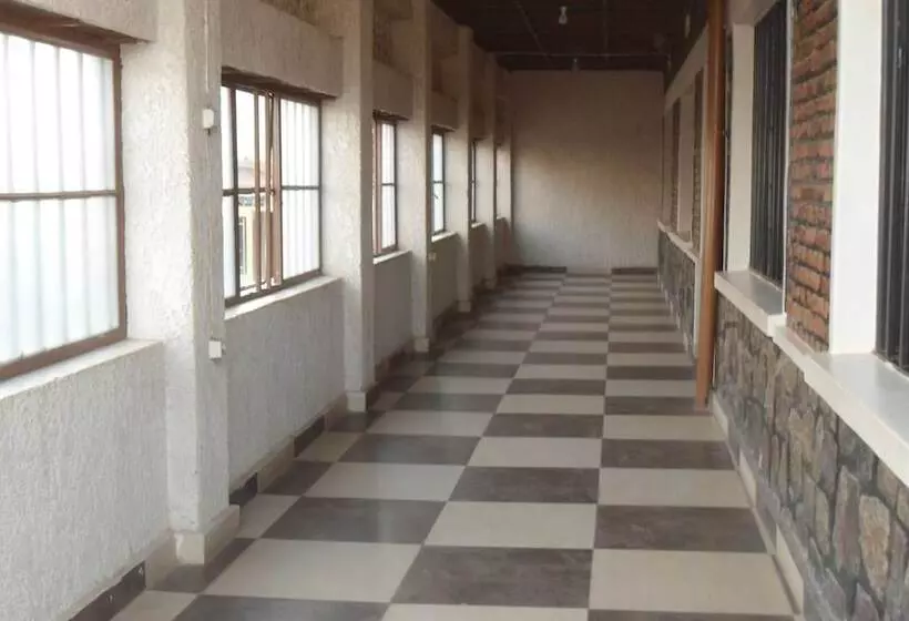 پانسیون Airport Luxury Motel