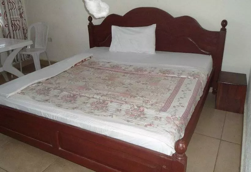 پانسیون Airport Luxury Motel