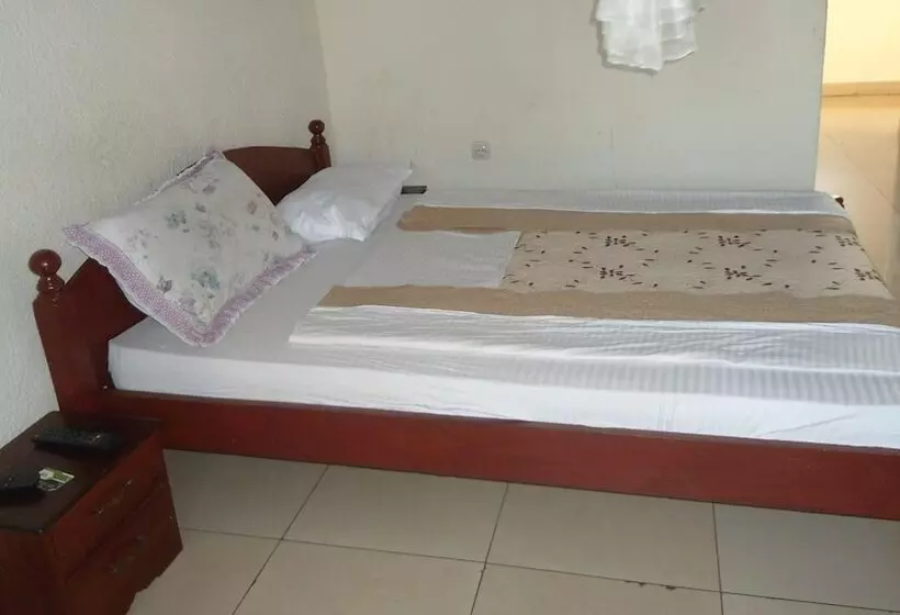 پانسیون Airport Luxury Motel