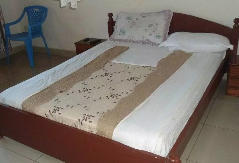 پانسیون Airport Luxury Motel