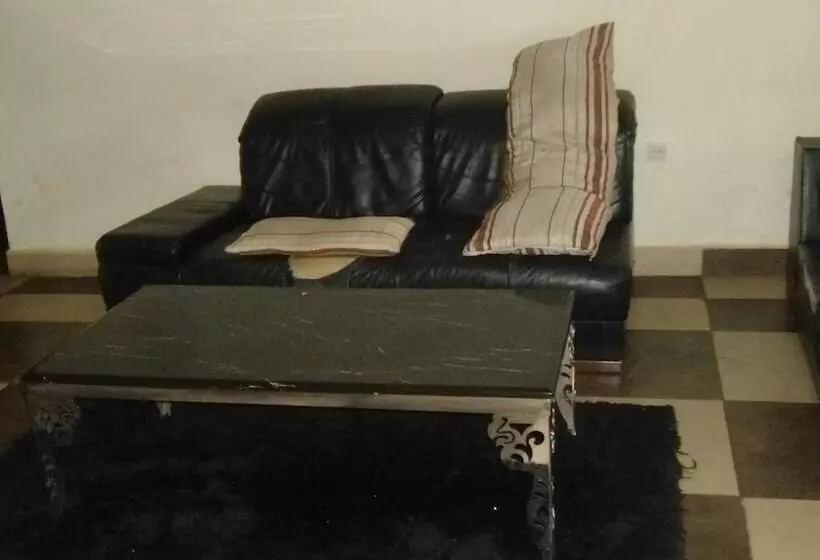 پانسیون Airport Luxury Motel