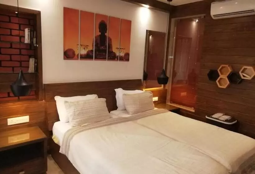 Majatalo Shivers Oasis Luxury Boutique Resort