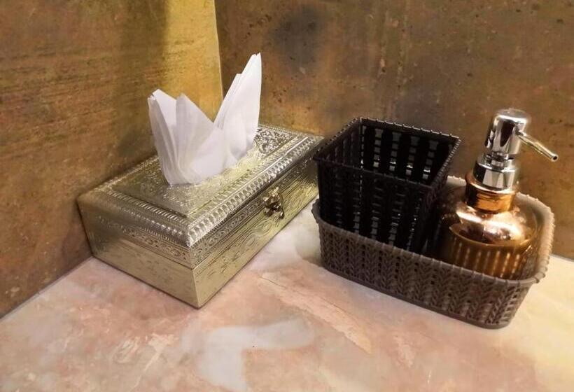 Пансион Shivers Oasis Luxury Boutique Resort