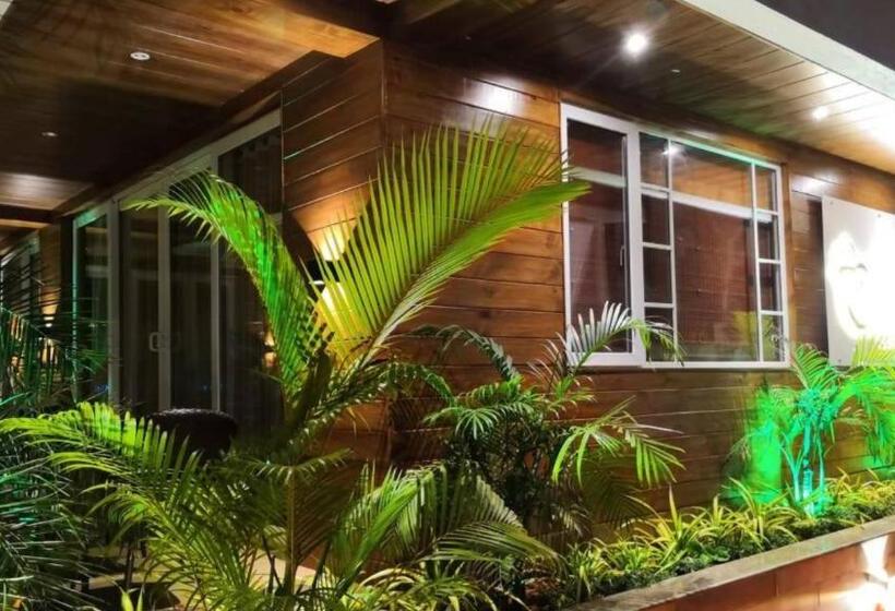 Пансион Shivers Oasis Luxury Boutique Resort