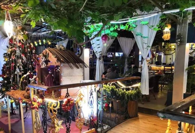 Пансион Shivers Oasis Luxury Boutique Resort