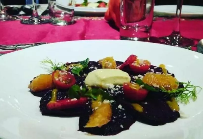 Majatalo Shivers Oasis Luxury Boutique Resort