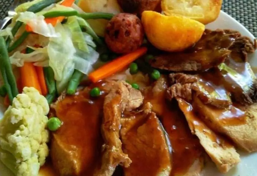 Majatalo Shivers Oasis Luxury Boutique Resort