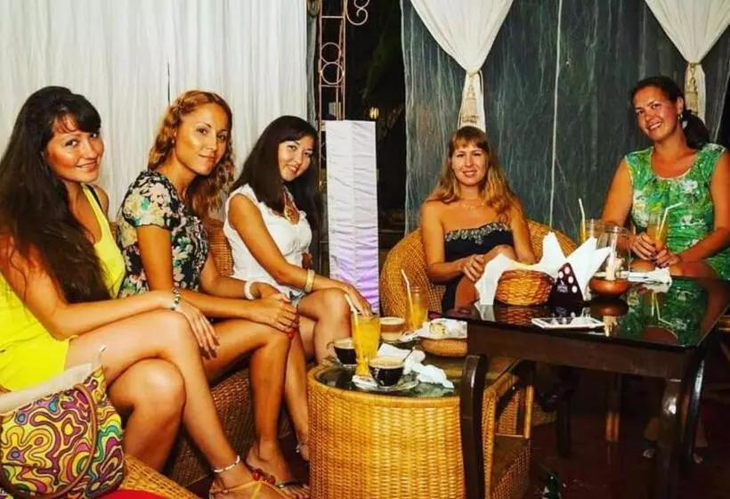 Majatalo Shivers Oasis Luxury Boutique Resort