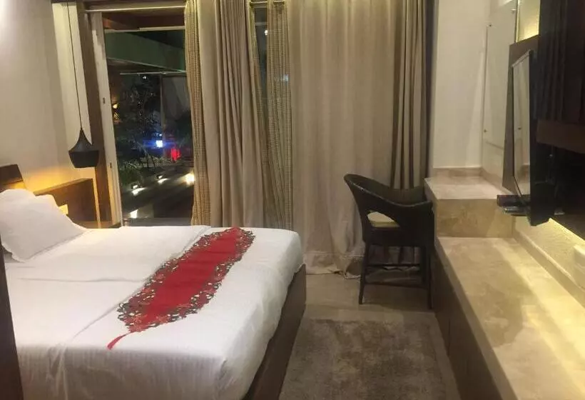 Majatalo Shivers Oasis Luxury Boutique Resort