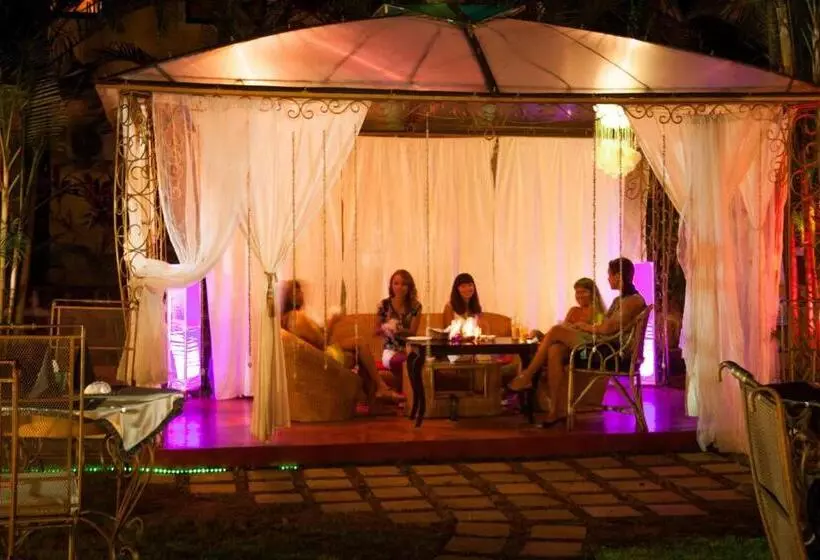 Majatalo Shivers Oasis Luxury Boutique Resort