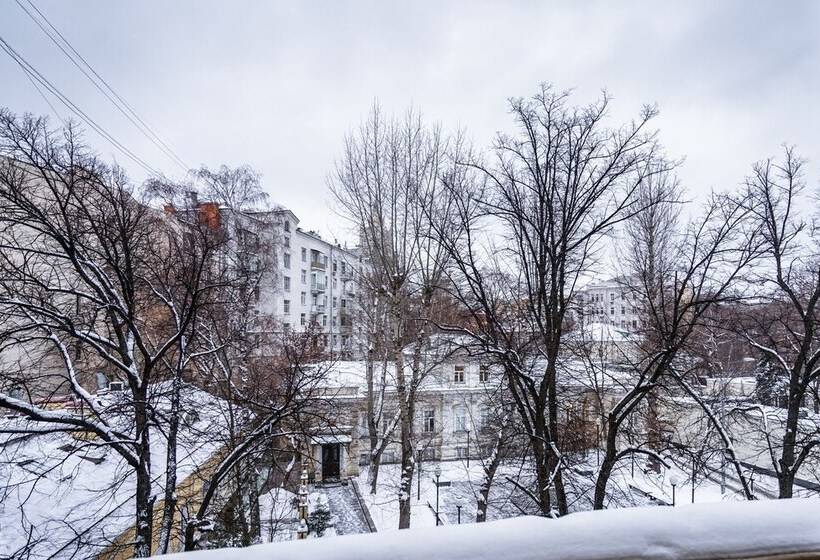 Prime Host Apartments On Smolenskaya