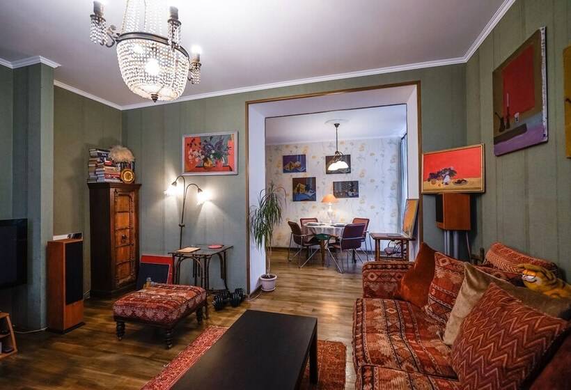 Prime Host Apartments On Smolenskaya