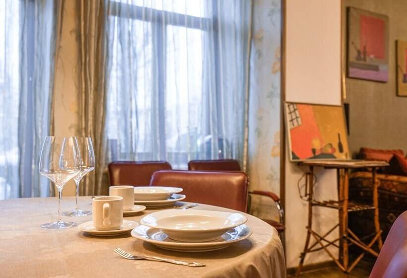 Prime Host Apartments On Smolenskaya