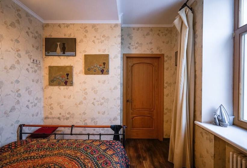 Prime Host Apartments On Smolenskaya