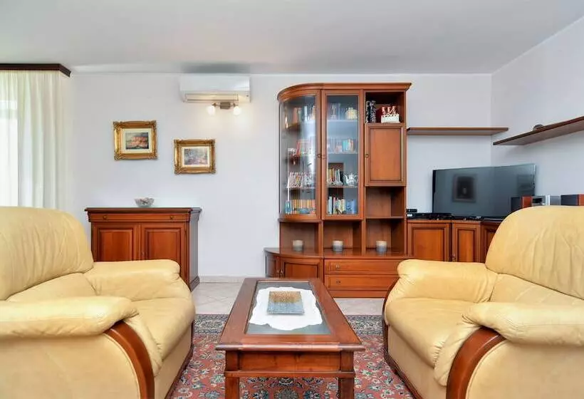 Apartments Valbandon 38