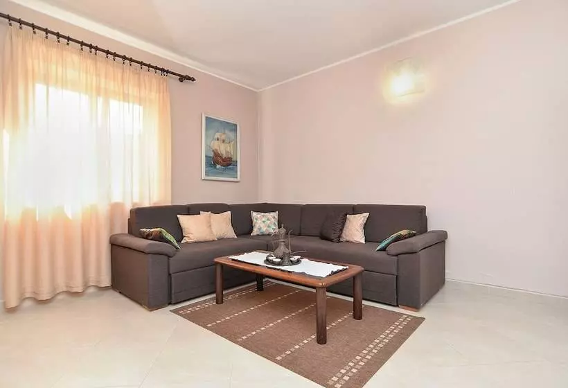 Apartments Valbandon 38