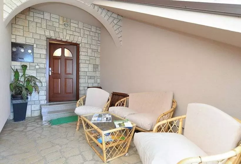 Apartments Valbandon 38