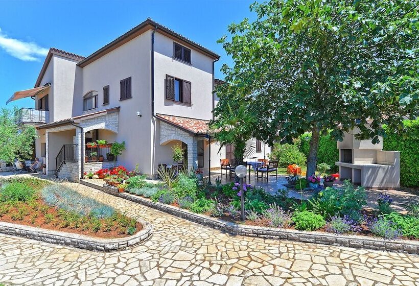 Apartments Valbandon 38