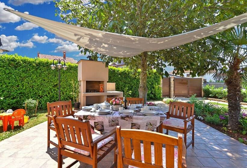 Apartments Valbandon 38