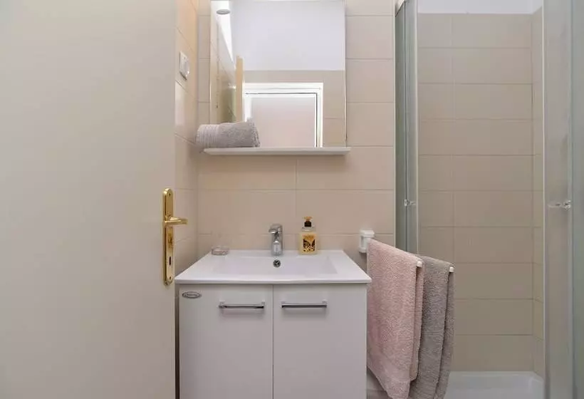 Apartments Valbandon 38