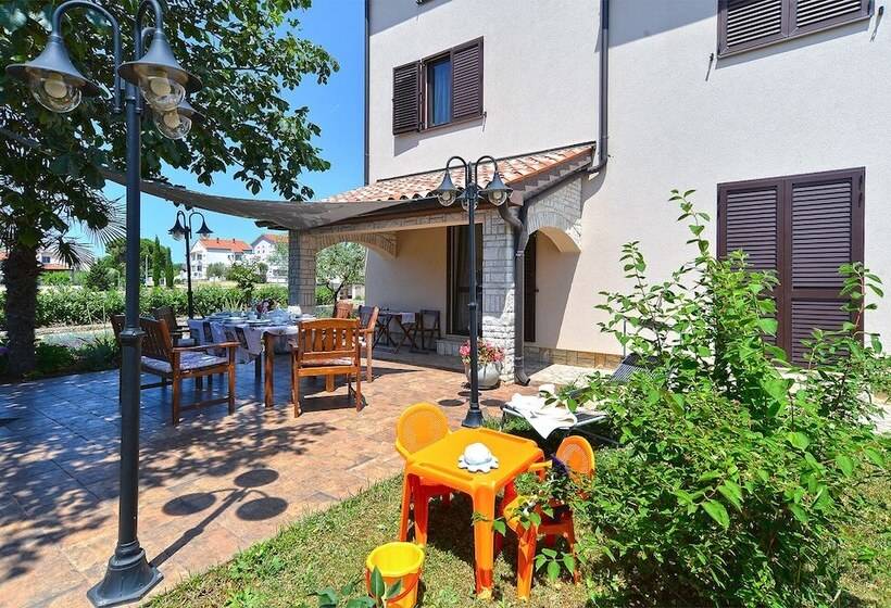 Apartments Valbandon 38