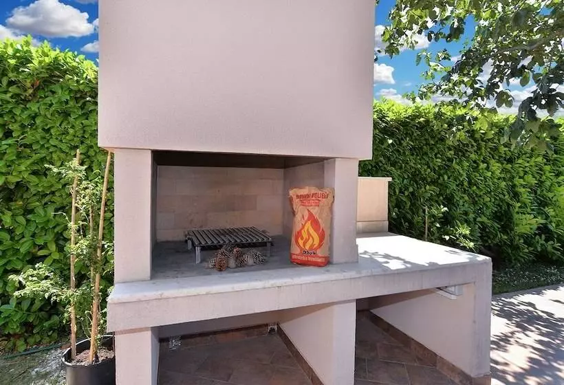 Apartments Valbandon 38