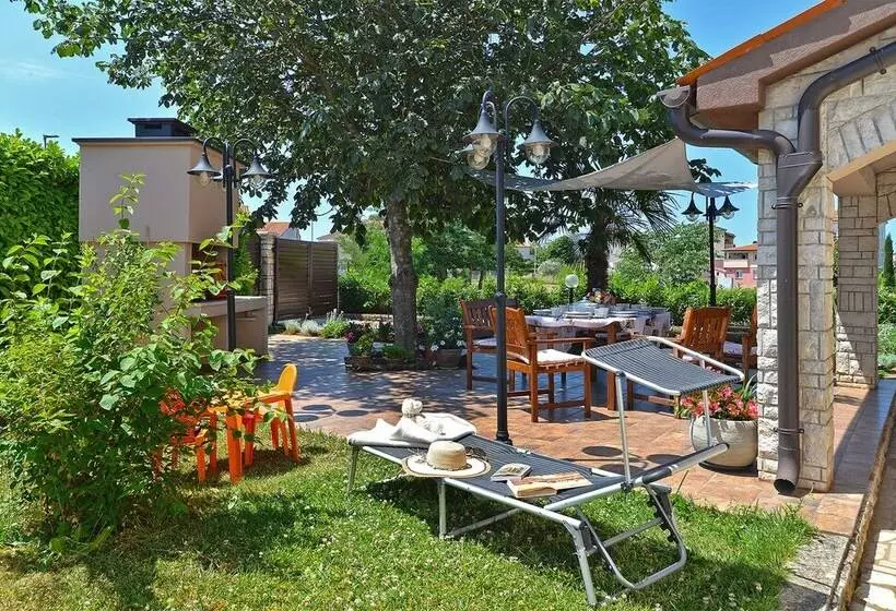 Apartments Valbandon 38