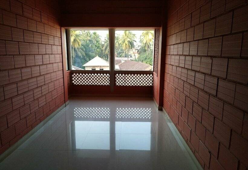 펜션 Iroomz Savitri Guest House