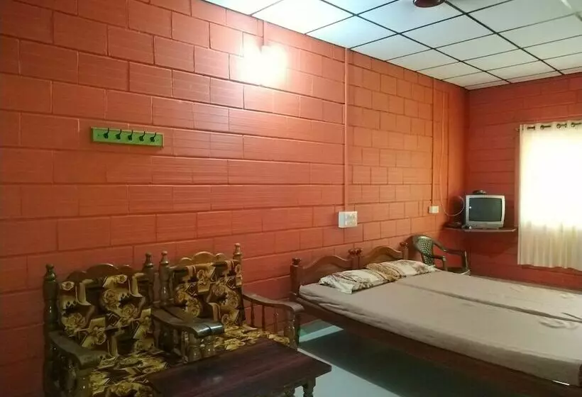 ペンション Iroomz Savitri Guest House