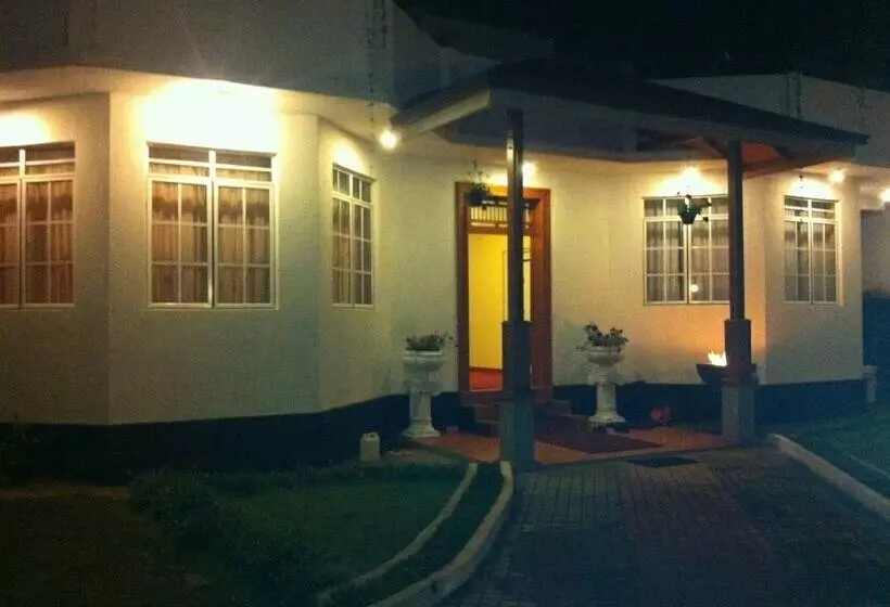 ペンション V & V Residence