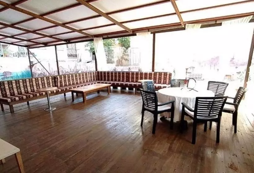 Retkeilymaja Camelli̇a
