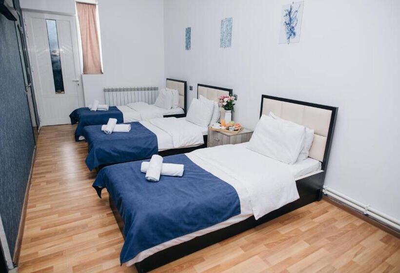 تختخواب و صبحانه Nuryan Hotel Yerevan