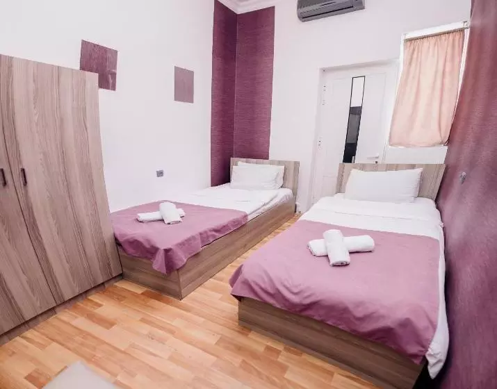 تختخواب و صبحانه Nuryan Hotel Yerevan