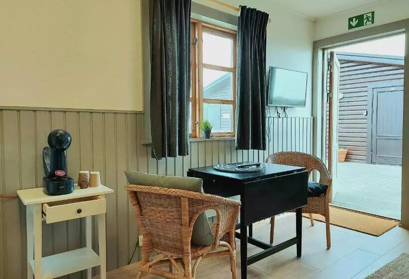 پانسیون Riverfront Lodge Hella