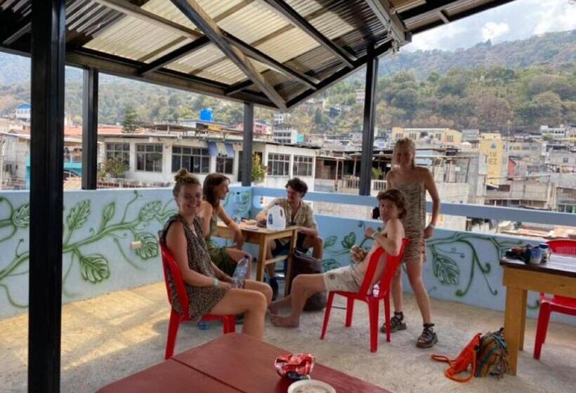 تختخواب و صبحانه Hostal Corazón De San Pedro