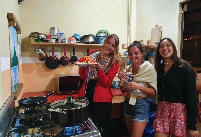 تختخواب و صبحانه Hostal Corazón De San Pedro