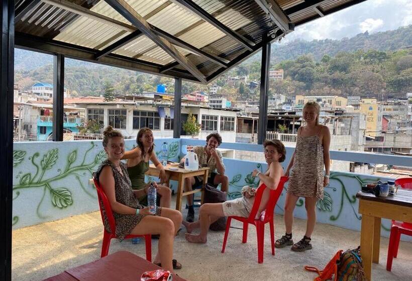 تختخواب و صبحانه Hostal Corazón De San Pedro