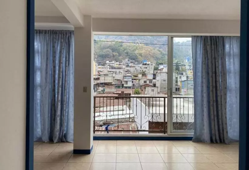 تختخواب و صبحانه Hostal Corazón De San Pedro