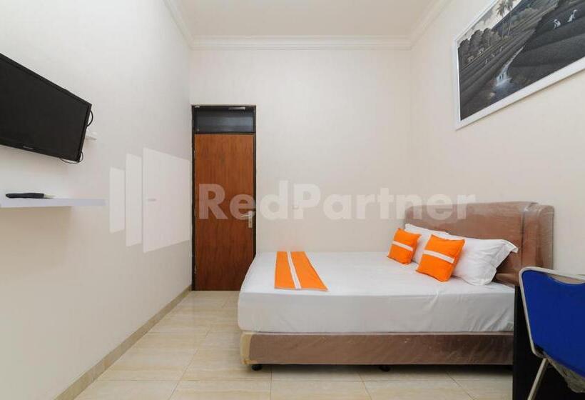 בית מלון כפרי Pondok Cimanggu Syariah Mitra Reddoorz