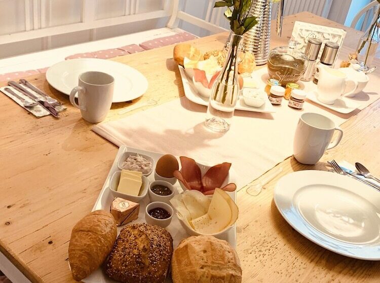 Bed and Breakfast Rosenhof Lodge