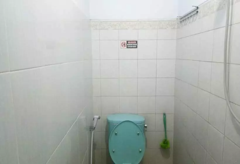 Hotelli Spot On 2240 Simpang Tujuh Residence