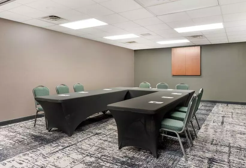 هتل Best Western Plus Eau Claire Conference Center